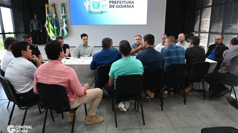 Prefeitura propõe alternativas para realocação de ambulantes na Região da 44