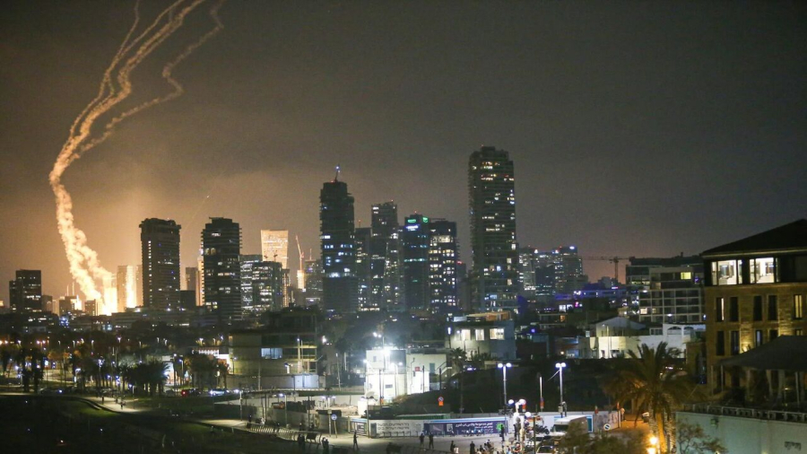 Israel foi alvo de 28 mil mísseis e foguetes em 626 dias, diz embaixada