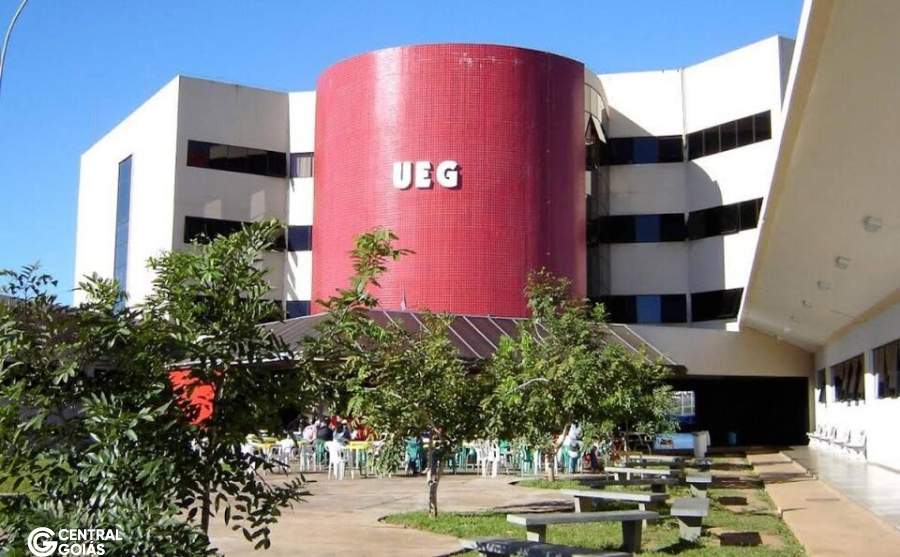 Governo aciona Justiça contra greve de servidores da UEG; entenda