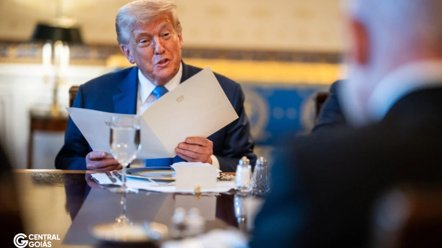 Trump anuncia tarifa de 50% sobre exportações do Brasil aos EUA